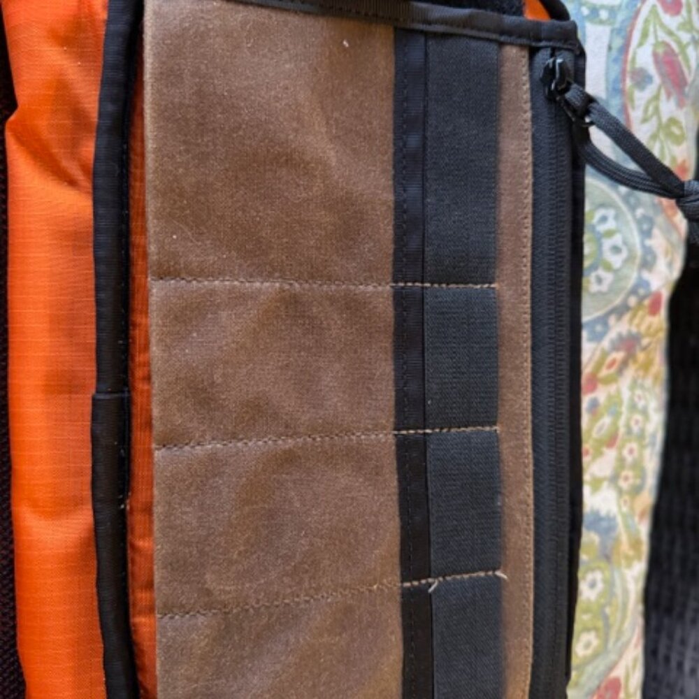 Chuyen CTactical CT5 Sling Bag in waxed canvas: gorgeous sling/crossbody - Picture 6 of 9